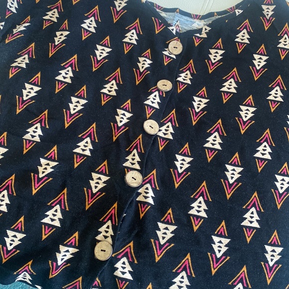 Top - Picture 2 of 3